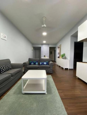 Family friendly multiple Parking 3bedroom apartment